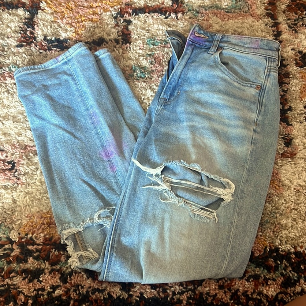 American Eagle light wash holy mom jeans, size 4